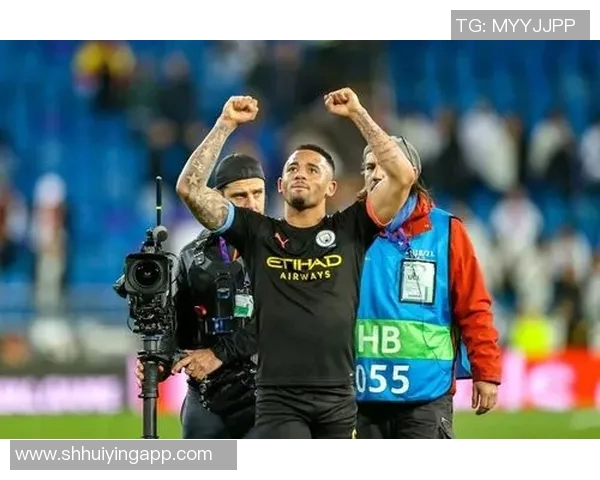 热苏斯的崛起与挑战：从青训天才到世界级前锋的奋斗之路