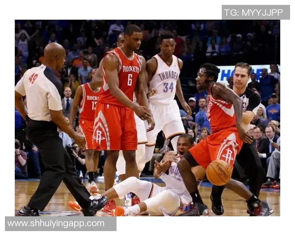 贝弗利与威少的对决揭示NBA新赛季的竞争格局与球员心态变化 贝弗利与威少的对决揭示NBA新赛季的竞争格局与球员心态变化